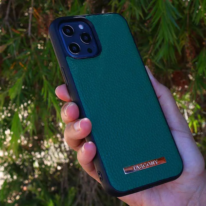 iphone 12 phone case in green leather is the best choice for ladies