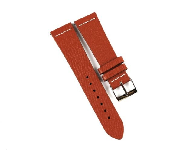 Brown leather watch strap in sizes 20/22 MM with quick-release spring bar, combining style and convenience for a versatile wrist accessory